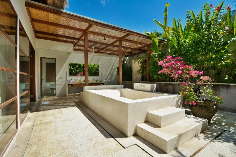 Nyaman Villas Seminyak Exteriör bild